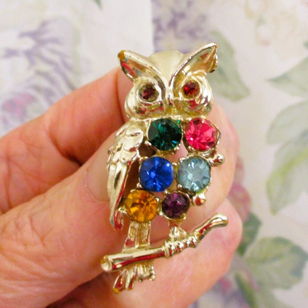 VINTAGE Owl Rhinestone Silver Brooch~ Colorful Crystal Rhinestone Silver Owl